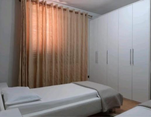 Erina Luxury Apartment Tirana Bagian luar foto