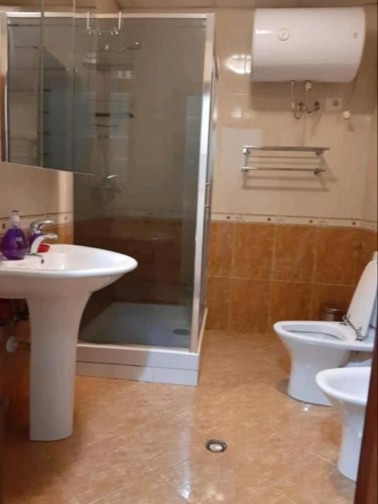 Erina Luxury Apartment Tirana Bagian luar foto